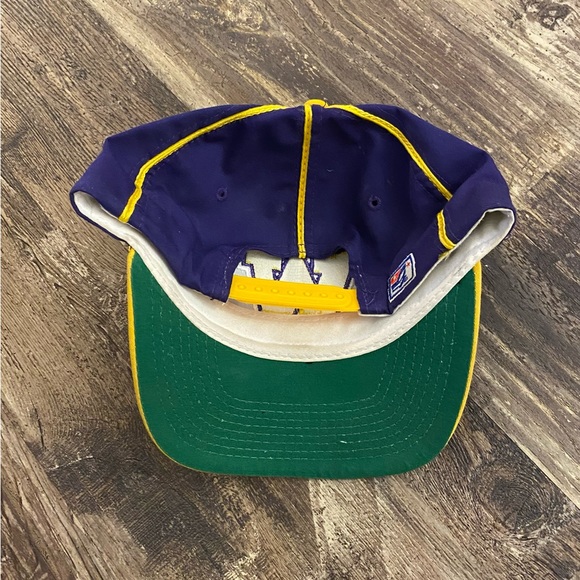 Vintage 1990s Washington Huskies Snapback Hat - Picture 2 of 9
